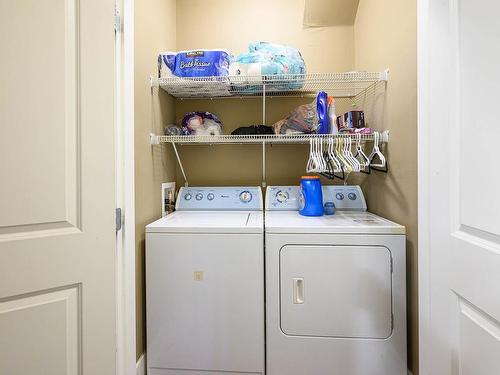 34-2046 Robson Place, Kamloops, BC - Indoor Photo Showing Laundry Room