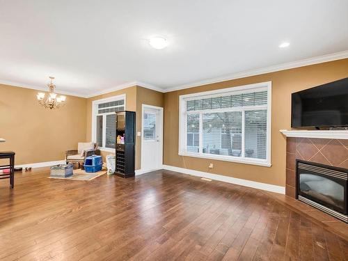 34-2046 Robson Place, Kamloops, BC - Indoor Photo Showing Living Room With Fireplace