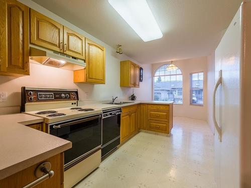 8-1975 Curlew Road, Kamloops, BC - Indoor Photo Showing Kitchen With Double Sink