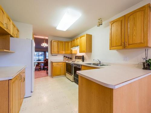 8-1975 Curlew Road, Kamloops, BC - Indoor Photo Showing Kitchen With Double Sink