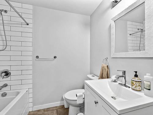 653 Sydney Ave, Kamloops, BC - Indoor Photo Showing Bathroom