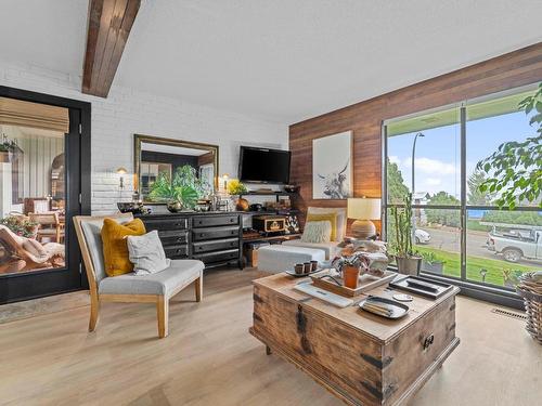 7-137 Mcgill Rd, Kamloops, BC - Indoor Photo Showing Living Room