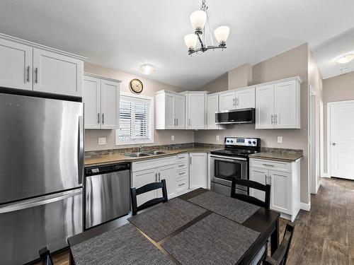 36-7805 Dallas Drive, Kamloops, BC - Indoor Photo Showing Kitchen With Double Sink