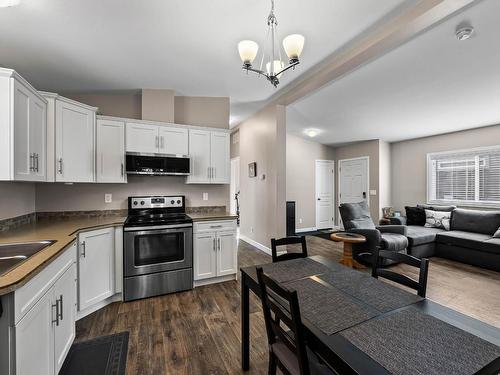 36-7805 Dallas Drive, Kamloops, BC - Indoor Photo Showing Kitchen With Double Sink