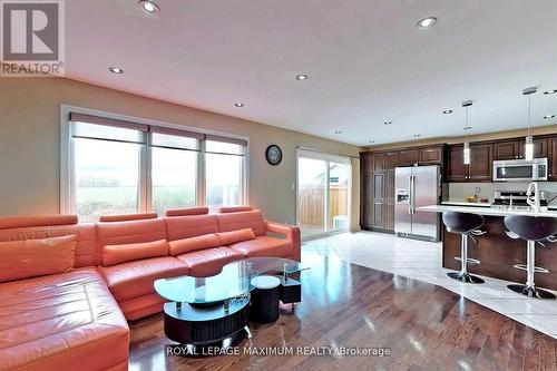 112 John W Taylor Avenue, New Tecumseth, ON - Indoor Photo Showing Living Room