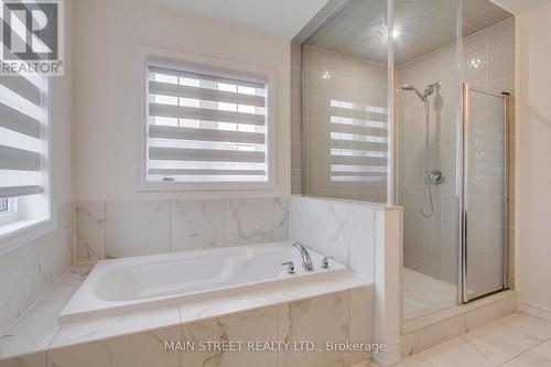 50 Rochester Drive, Barrie, ON - Indoor Photo Showing Bathroom