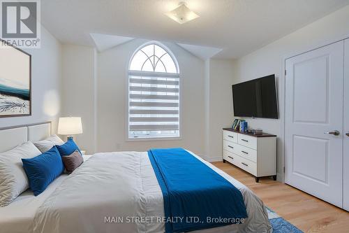 50 Rochester Drive, Barrie, ON - Indoor Photo Showing Bedroom