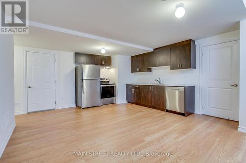 50 Rochester Drive, Barrie, ON - Indoor Photo Showing Kitchen With Stainless Steel Kitchen