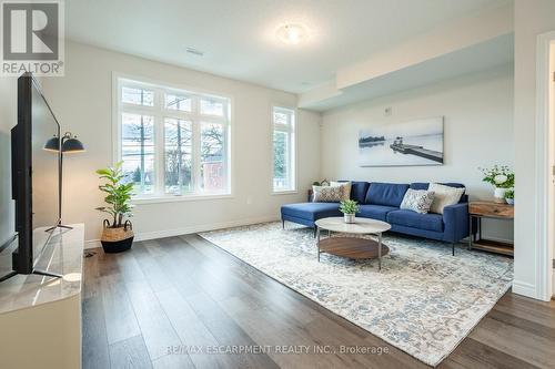 209 - 2620 Binbrook Road, Hamilton, ON - Indoor Photo Showing Living Room