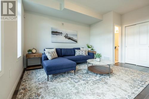 209 - 2620 Binbrook Road, Hamilton, ON - Indoor Photo Showing Living Room