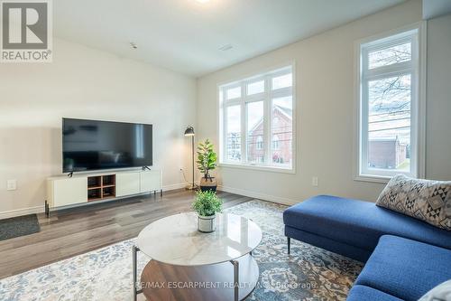 209 - 2620 Binbrook Road, Hamilton, ON - Indoor Photo Showing Living Room