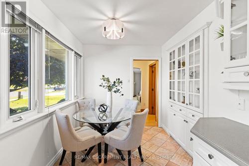 12 Broderick Avenue, Thorold, ON - Indoor Photo Showing Dining Room