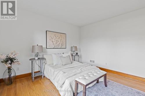 12 Broderick Avenue, Thorold, ON - Indoor Photo Showing Bedroom