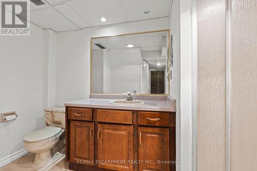 12 Broderick Avenue, Thorold, ON - Indoor Photo Showing Bathroom