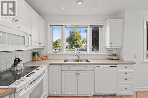 12 Broderick Avenue, Thorold, ON - Indoor Photo Showing Kitchen With Double Sink