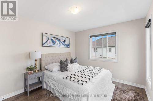 41 Starling Drive, Hamilton, ON - Indoor Photo Showing Bedroom