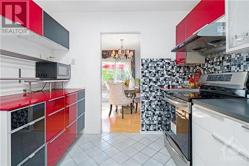 836 Torsa Court, Ottawa, ON - Indoor Photo Showing Kitchen