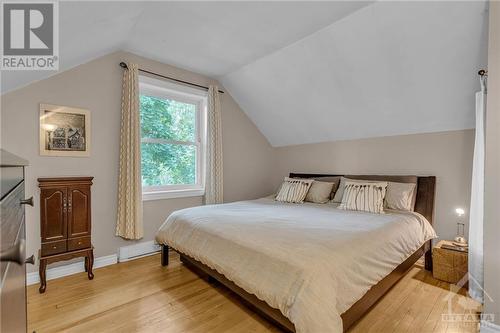 241 Pleasant Park Road, Ottawa, ON - Indoor Photo Showing Bedroom