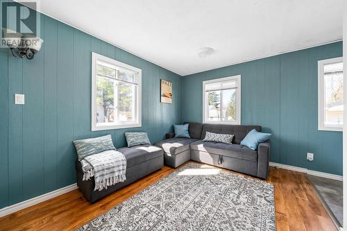 236 Lyle Street N, Alnwick/Haldimand (Grafton), ON - Indoor Photo Showing Living Room