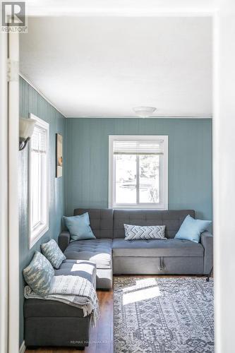 236 Lyle Street N, Alnwick/Haldimand (Grafton), ON - Indoor Photo Showing Living Room