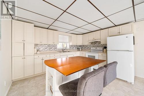 236 Lyle Street N, Alnwick/Haldimand (Grafton), ON - Indoor Photo Showing Kitchen