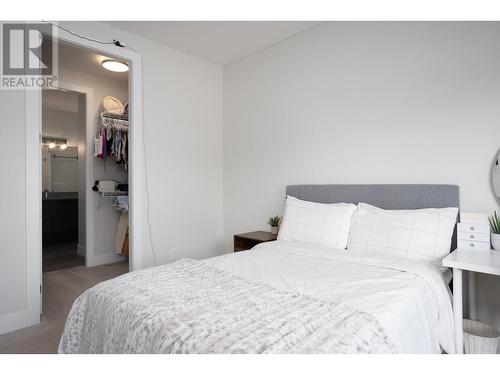 1738 Carnegie Street, Kelowna, BC - Indoor Photo Showing Bedroom