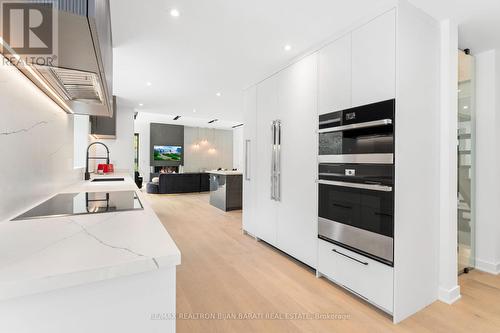 38 Woodthrush Court, Toronto, ON - Indoor Photo Showing Kitchen