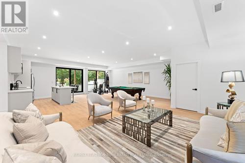 38 Woodthrush Court, Toronto, ON - Indoor Photo Showing Living Room