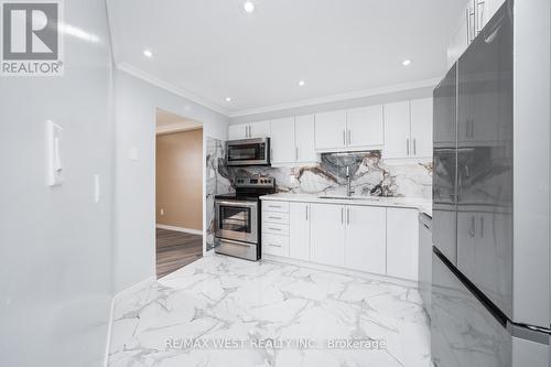 614 - 5 Shady Golfway, Toronto, ON - Indoor Photo Showing Kitchen