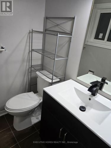 1411 Beaverbrook Court, Oshawa, ON - Indoor Photo Showing Bathroom