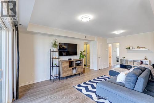 207 - 1725 Pure Springs Boulevard, Pickering, ON - Indoor Photo Showing Living Room