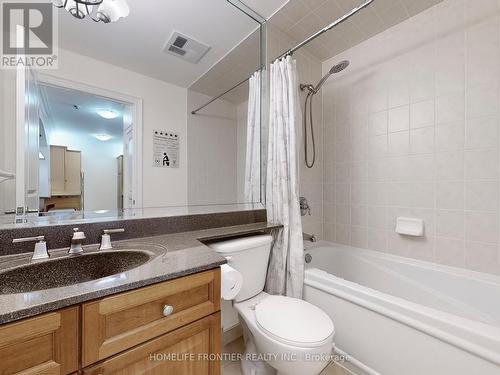 305 - 9519 Keele Street, Vaughan, ON - Indoor Photo Showing Bathroom