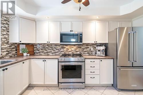 110 Chieftain Crescent, Barrie, ON - Indoor Photo Showing Kitchen With Upgraded Kitchen