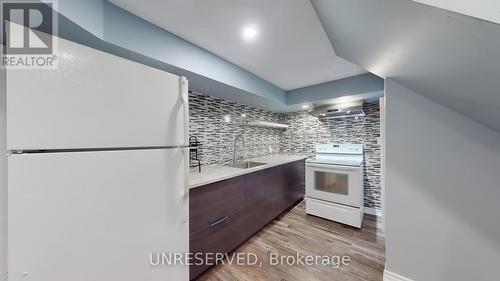 62 Mary Street, Brampton, ON - Indoor Photo Showing Kitchen