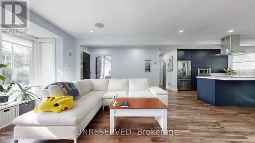 62 Mary Street, Brampton, ON - Indoor Photo Showing Living Room