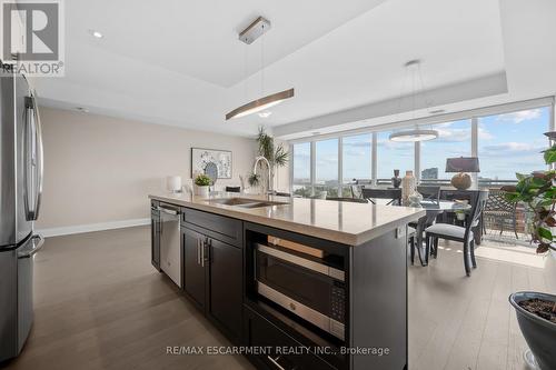 1508 - 2025 Maria Street, Burlington, ON - Indoor Photo Showing Kitchen With Double Sink