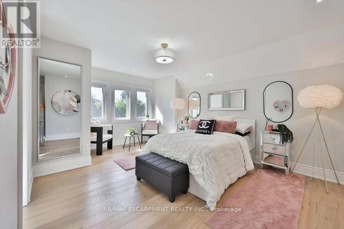 1483 The Links Drive, Oakville, ON - Indoor Photo Showing Bedroom