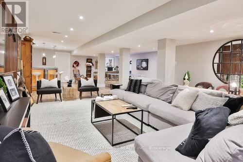 1483 The Links Drive, Oakville, ON - Indoor Photo Showing Living Room