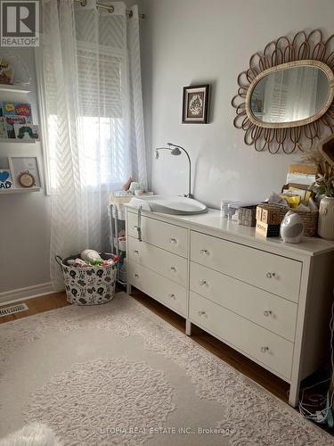 5405 Festival Drive, Mississauga, ON - Indoor Photo Showing Bedroom