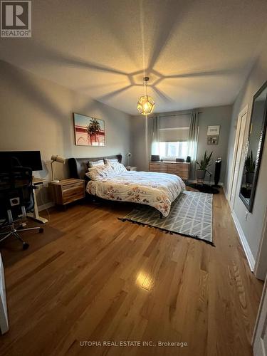 5405 Festival Drive, Mississauga, ON - Indoor Photo Showing Bedroom