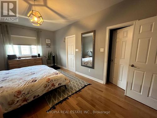 5405 Festival Drive, Mississauga, ON - Indoor Photo Showing Bedroom