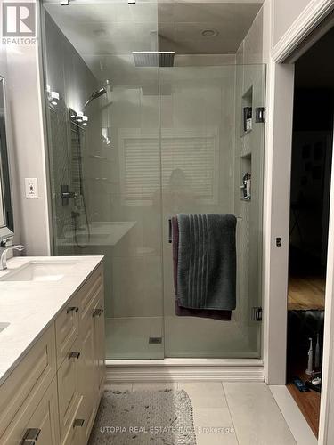 5405 Festival Drive, Mississauga, ON - Indoor Photo Showing Bathroom