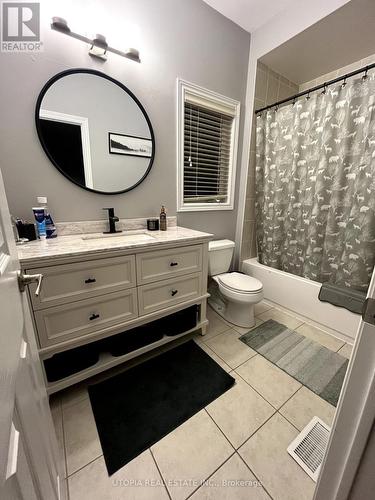 5405 Festival Drive, Mississauga, ON - Indoor Photo Showing Bathroom