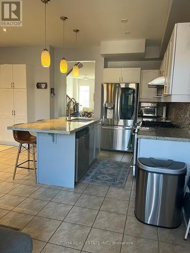 5405 Festival Drive, Mississauga, ON - Indoor Photo Showing Kitchen With Stainless Steel Kitchen