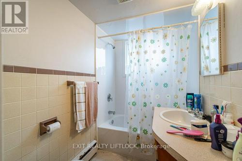 289 Simcoe Street, Peterborough (Downtown), ON - Indoor Photo Showing Bathroom