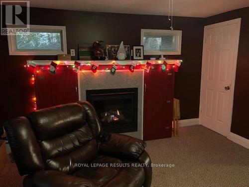 2 Northwood Place, St. Thomas, ON - Indoor Photo Showing Living Room With Fireplace