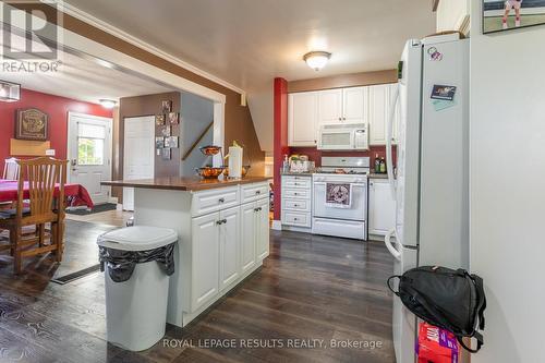 2 Northwood Place, St. Thomas, ON - Indoor Photo Showing Kitchen