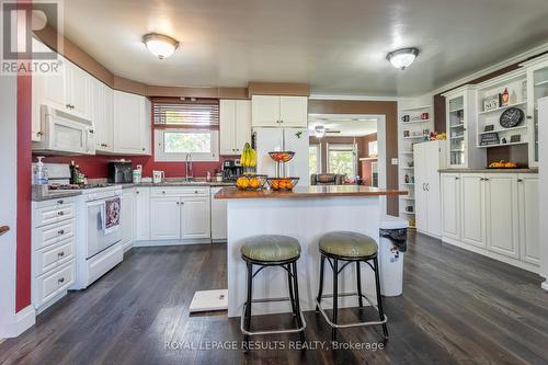 2 Northwood Place, St. Thomas, ON - Indoor Photo Showing Kitchen