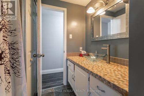 2 Northwood Place, St. Thomas, ON - Indoor Photo Showing Bathroom