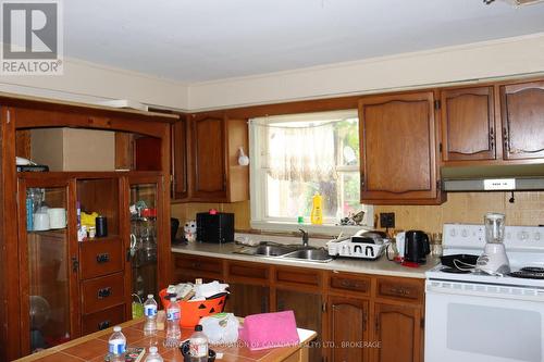 200 Talbot Street E, Aylmer (Ay), ON - Indoor Photo Showing Kitchen With Double Sink